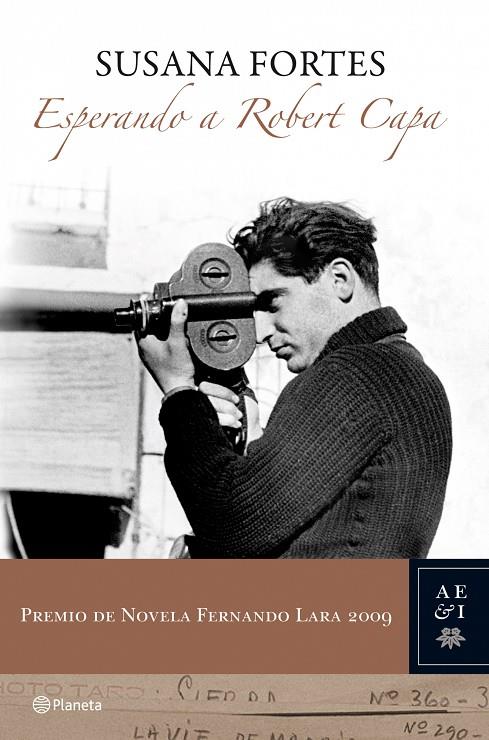 ESPERANDO A ROBERT CAPA | 9788408087250 | FORTES, SUSANA