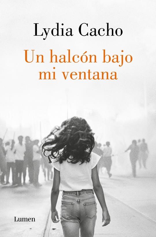 HALCÓN BAJO MI VENTANA, UN | 9788426434210 | CACHO, LYDIA