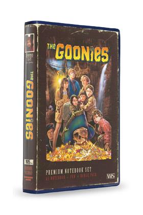 GOONIES SET PAPELERIA VHS (LIBRETA, CHAPAS Y BOLÍGRAFO) | 8435450255175