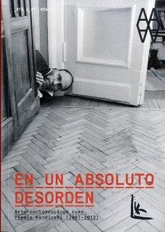 EN UN DESORDEN ABSOLUTO | 9788415303879 | VVAA