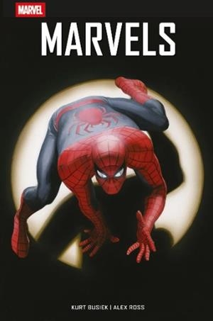 MARVEL MUST-HAVE. MARVELS | 9788411015189 | ROSS, ALEX / BUSIEK, KURT